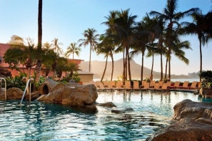 Image: Pool of Royal Hawaiian